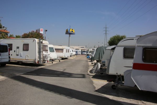 Parking de caravanas autocaravanas y furgonetas campers en Alcorcón